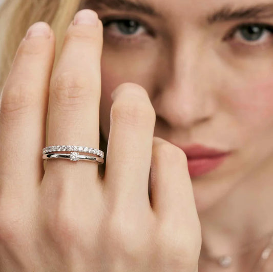 خاتم نومينيشن فضة بحجر زركونيا بتصميم أبدي