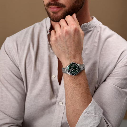 ساعة سيكتور رجالي 43 فضية بميناء أخضر