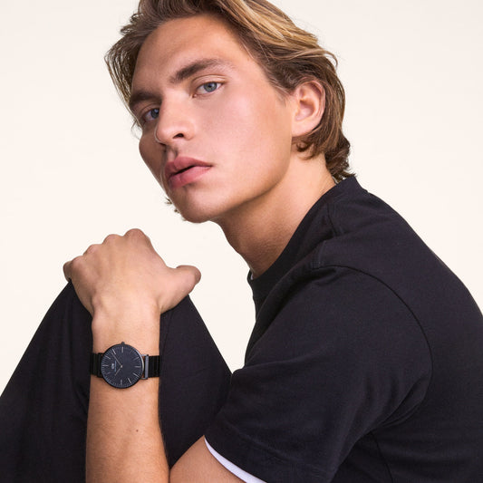 ساعة دانيال ولينغتون 40 بتصميم عصري وأنيق