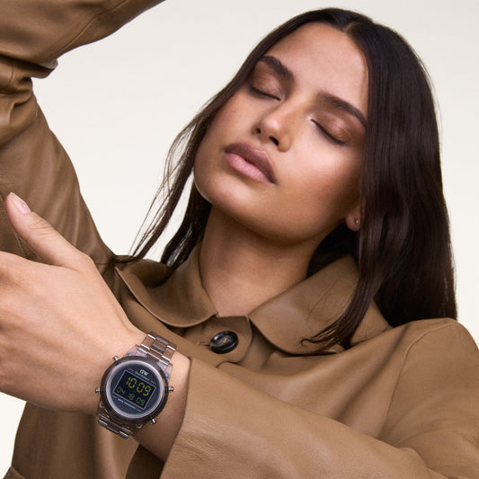 ساعة دانيال ولينغتون ديجيتال بحزام سيليكون مقاومة للماء