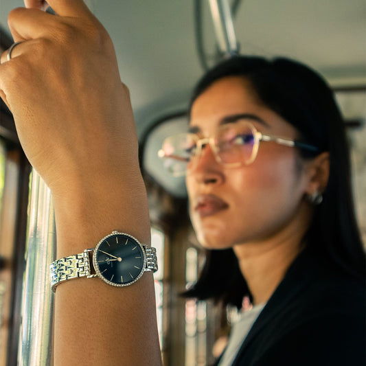 ساعة دانيال ولينغتون نسائي 28 بتصميم أنيق وعصري